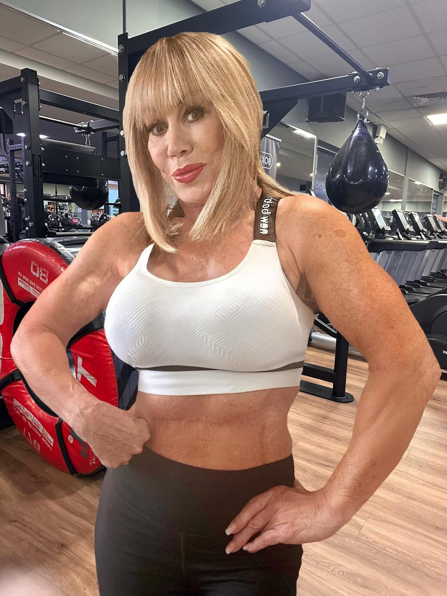 GILF musclé