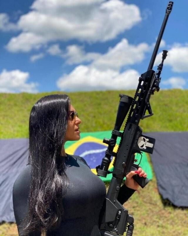 Meninas e armas