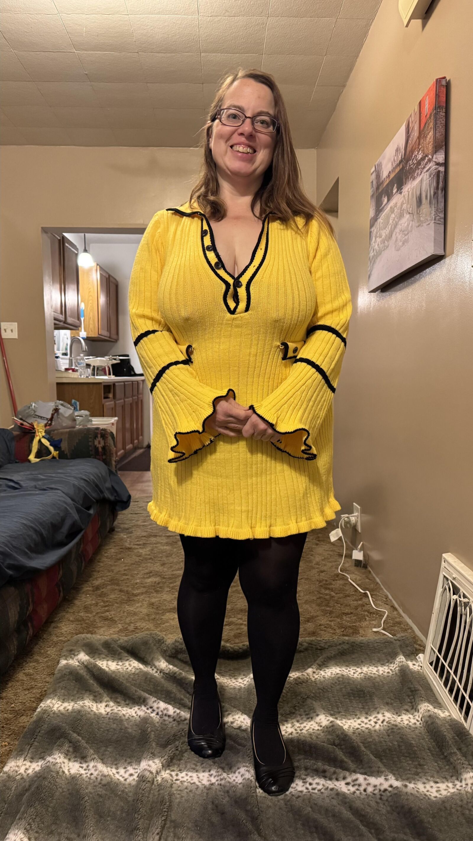 Cum puta hotwife em seu novo vestido amarelo