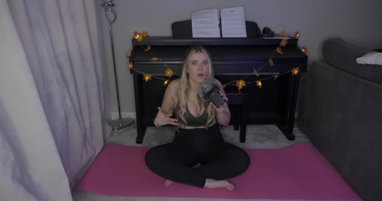 Schottisches Murmeln ASMR Indoor Yoga Thicc Pawg Lauren