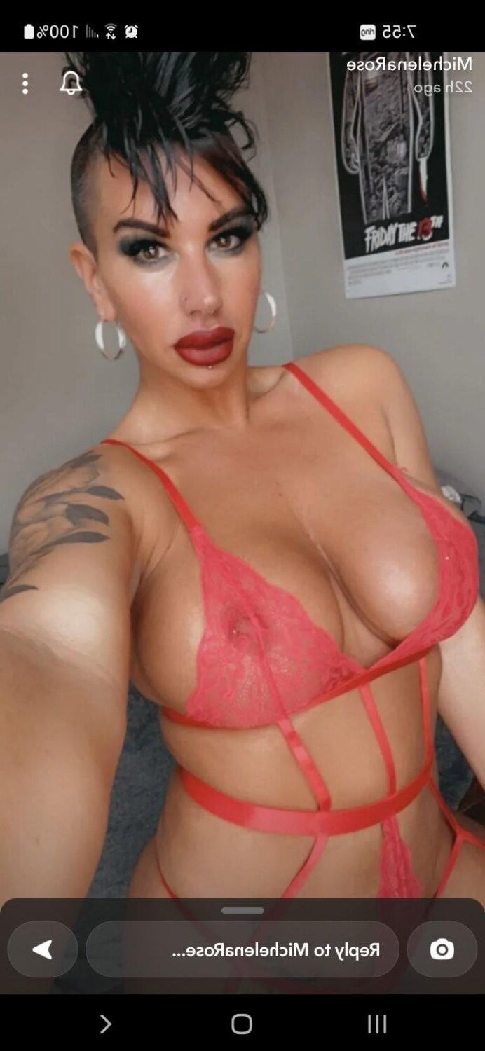 Michelena Rose Mohawk MILF