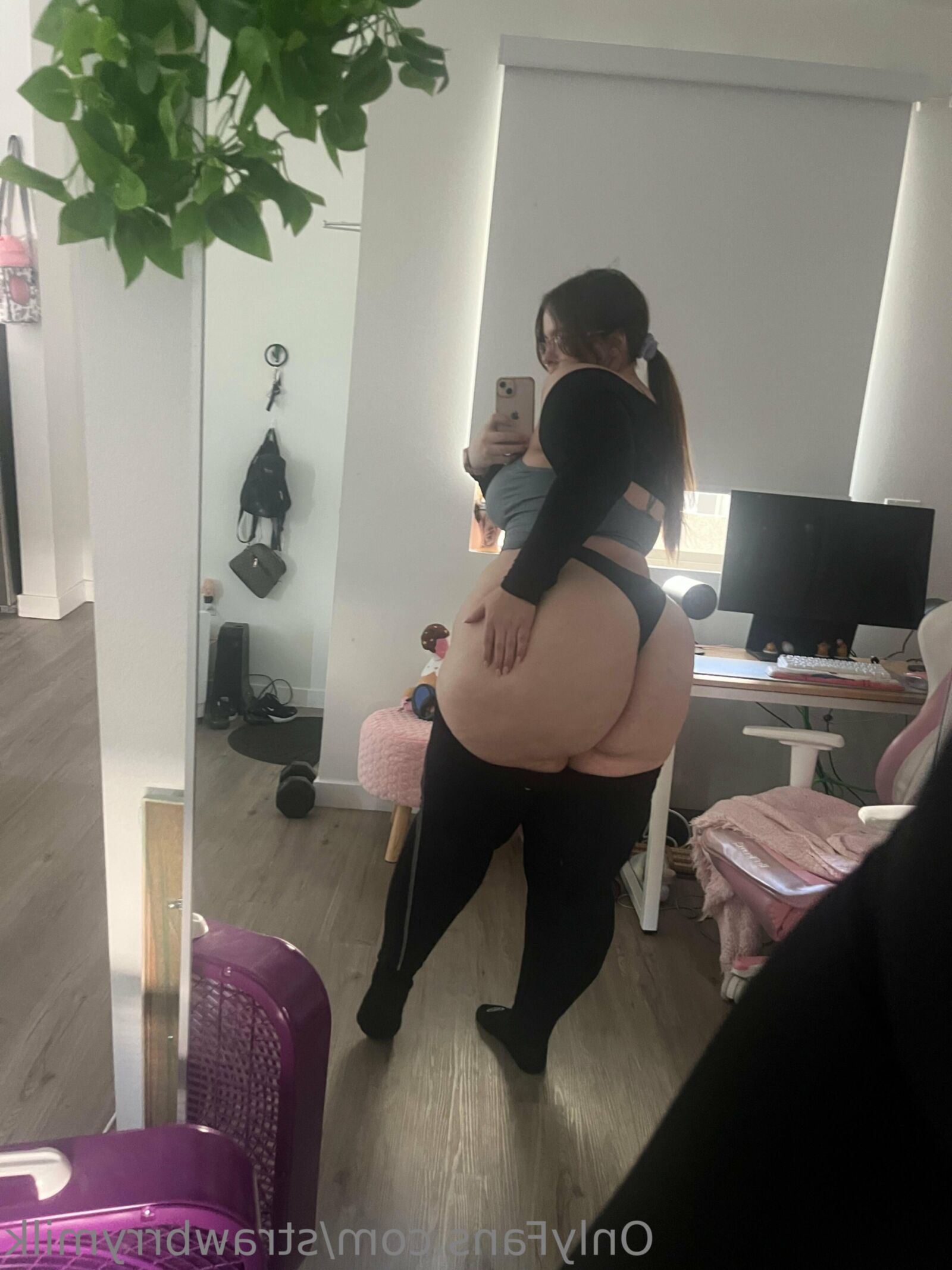 Strawberry enorme bunda linda garota bbw com óculos mixados