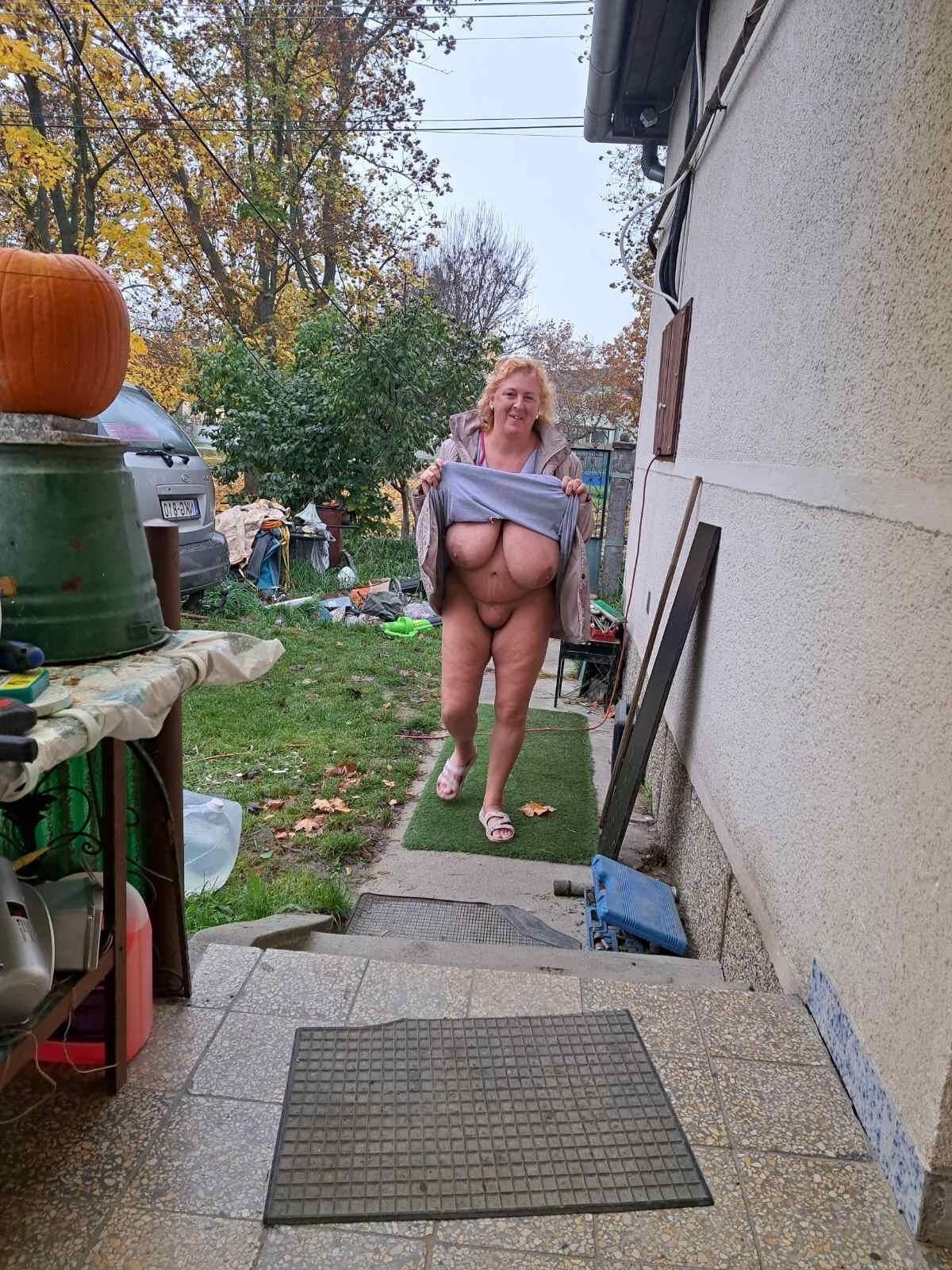 Hungarian mature amateur with large tits