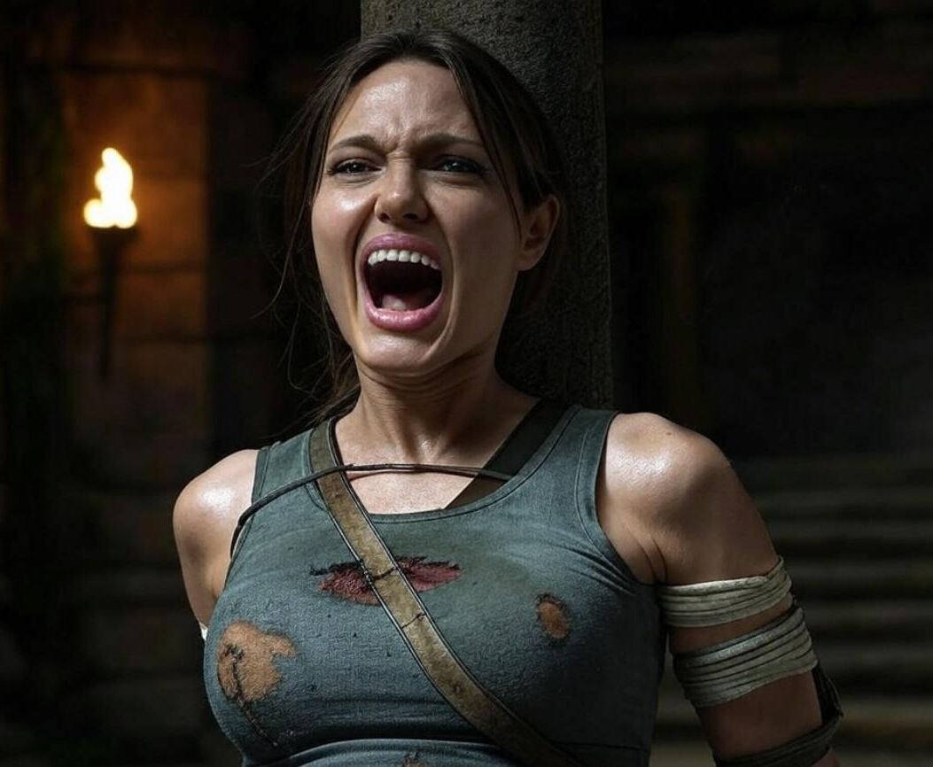 Lara Croft Capturd et attendant son exécution