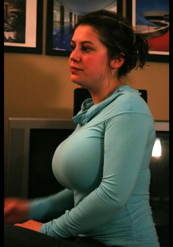 巨乳の女性