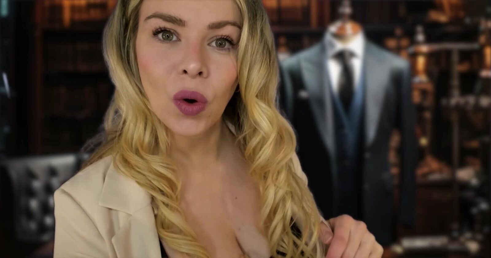 Murmuros escoceses ASMR Private Suit Fiting Lauren Woods