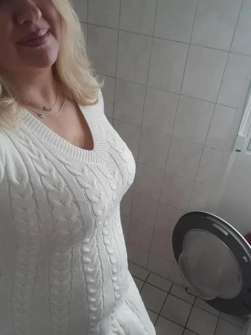 busty mature slut 