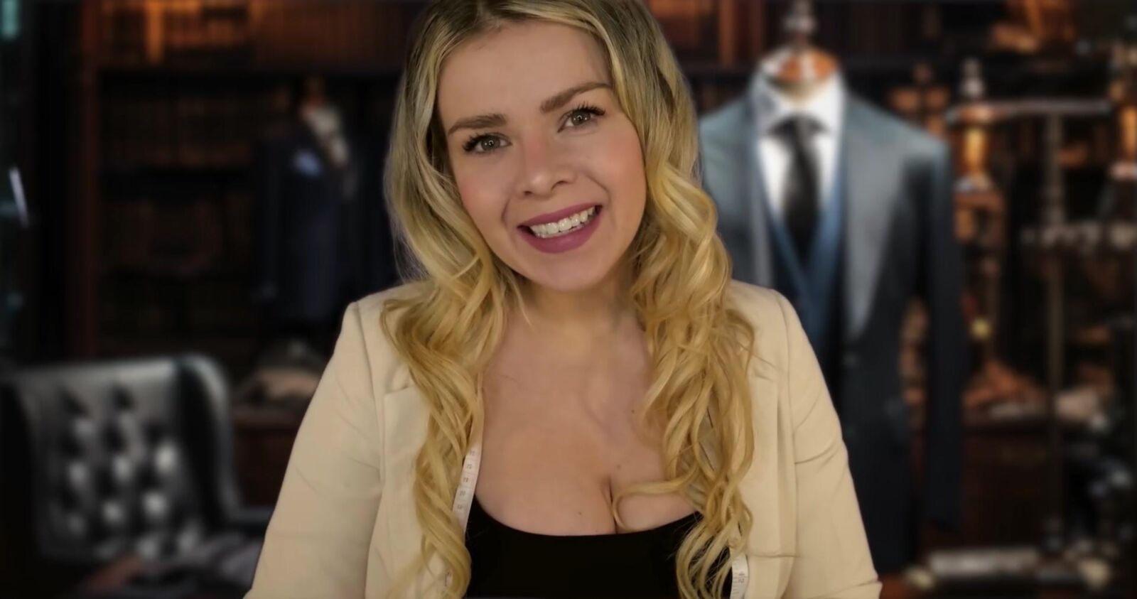 Murmuros escoceses ASMR Private Suit Fiting Lauren Woods