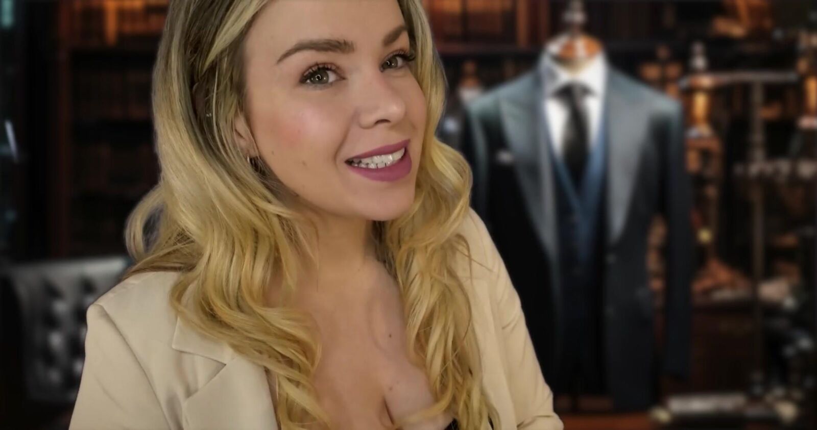 Murmuros escoceses ASMR Private Suit Fiting Lauren Woods