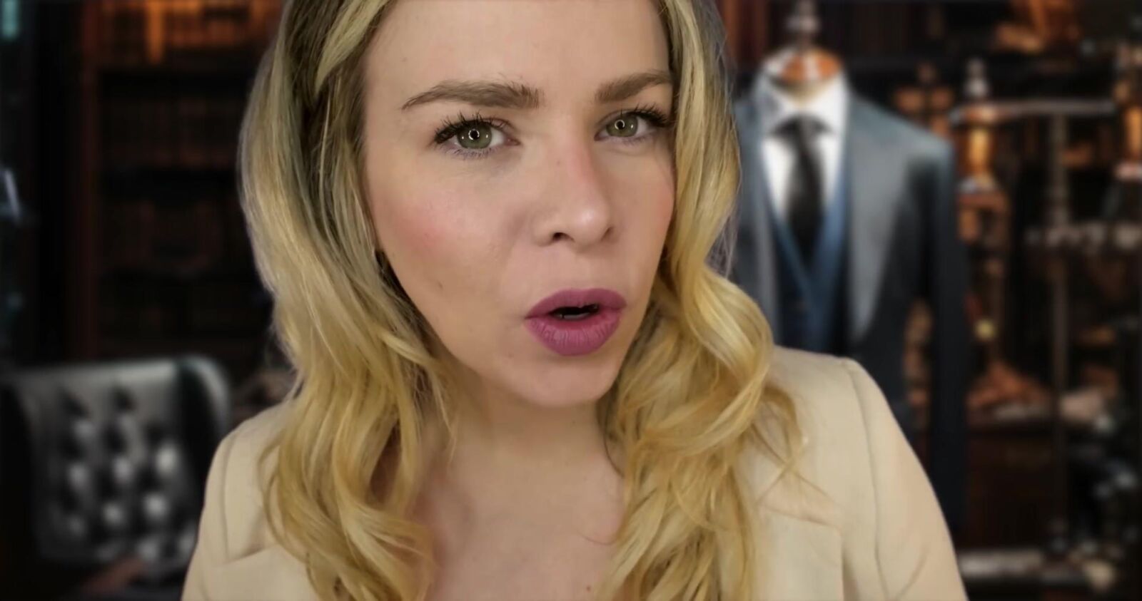 Murmuros escoceses ASMR Private Suit Fiting Lauren Woods