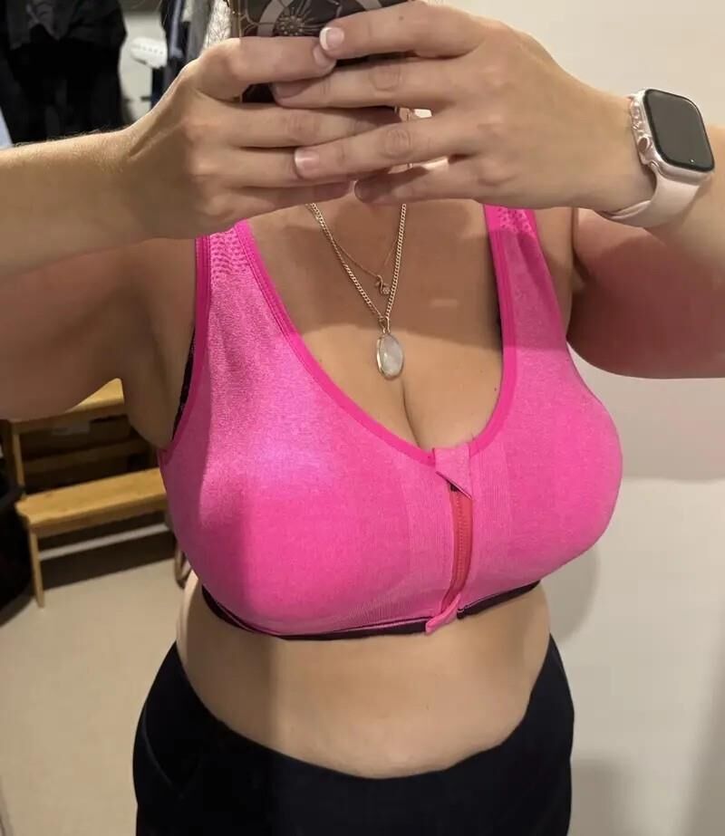 Salte de milf aux gros seins kylie