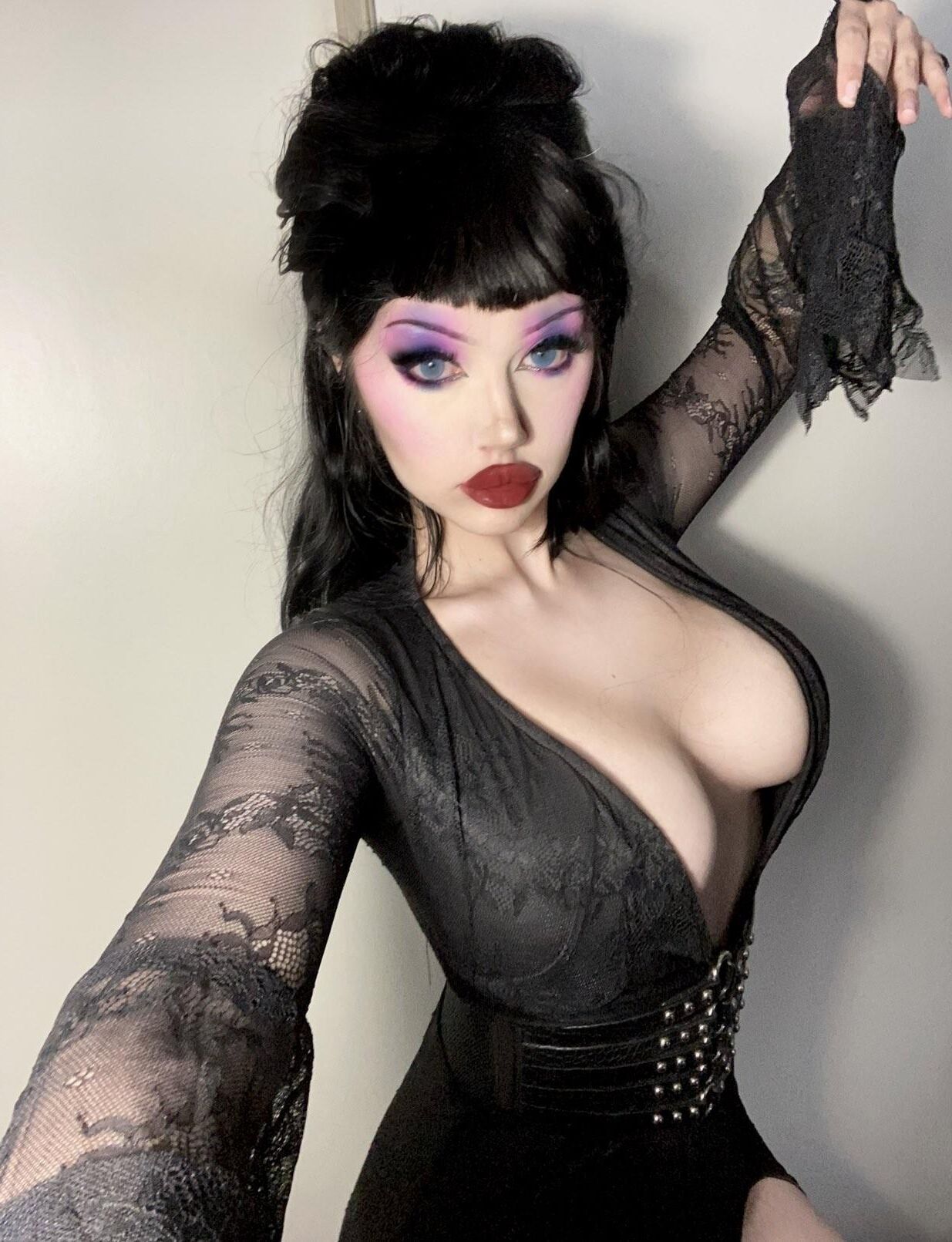 Bunni Cula Busty Goth