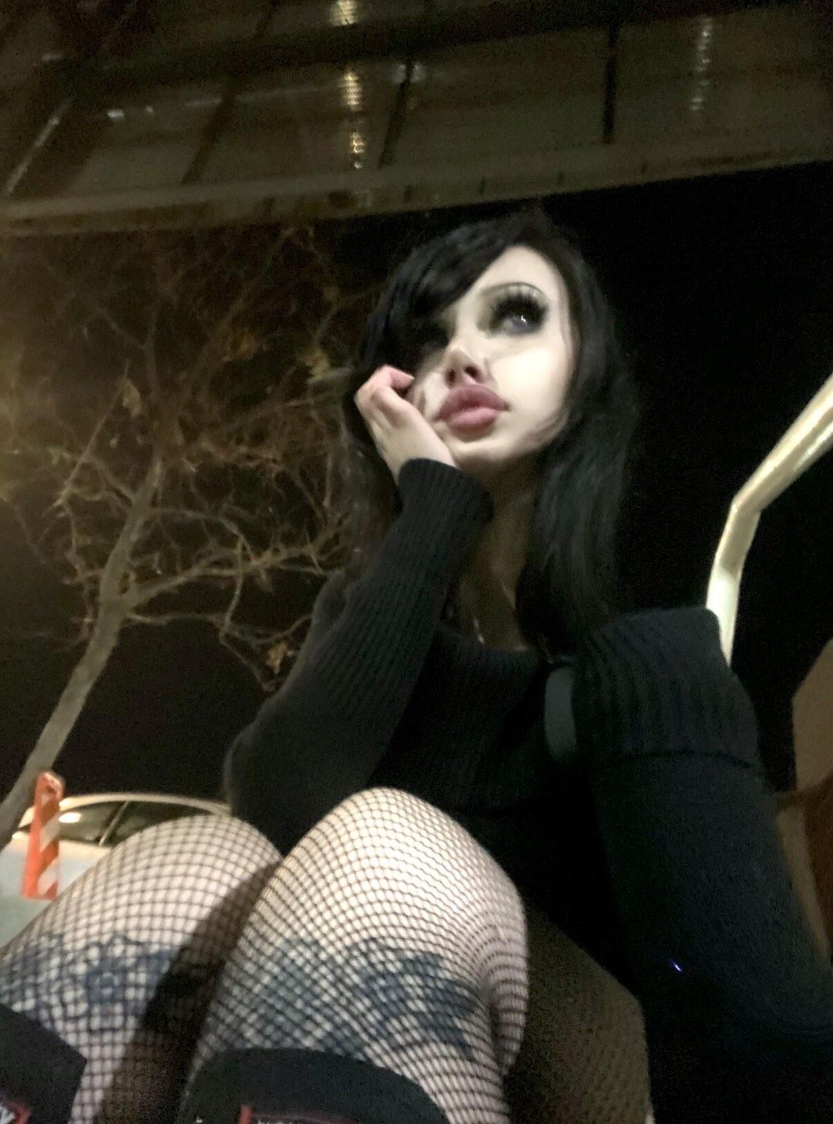 Bunni Cula Busty Goth