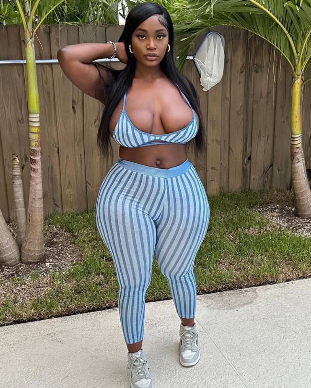 Big Booty Tits Black Girl para Gangbang