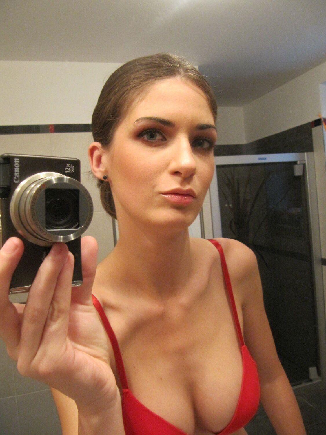 Selfie boob