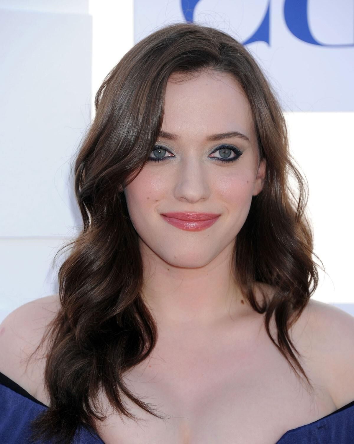 Kat Dennings en Showtime TCA Party