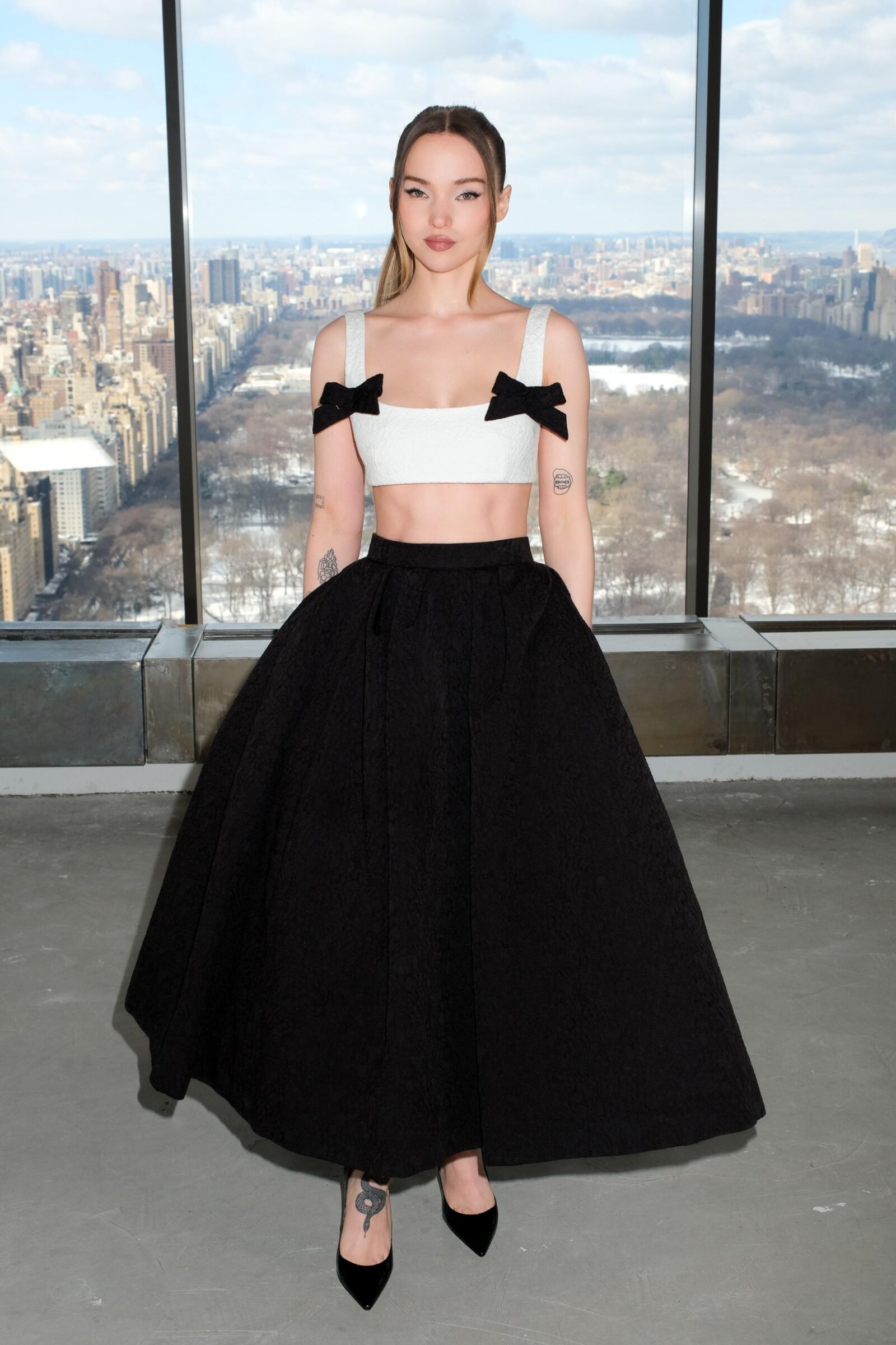 Dove Cameron Carolina Herrera Fashion Show en Nueva York