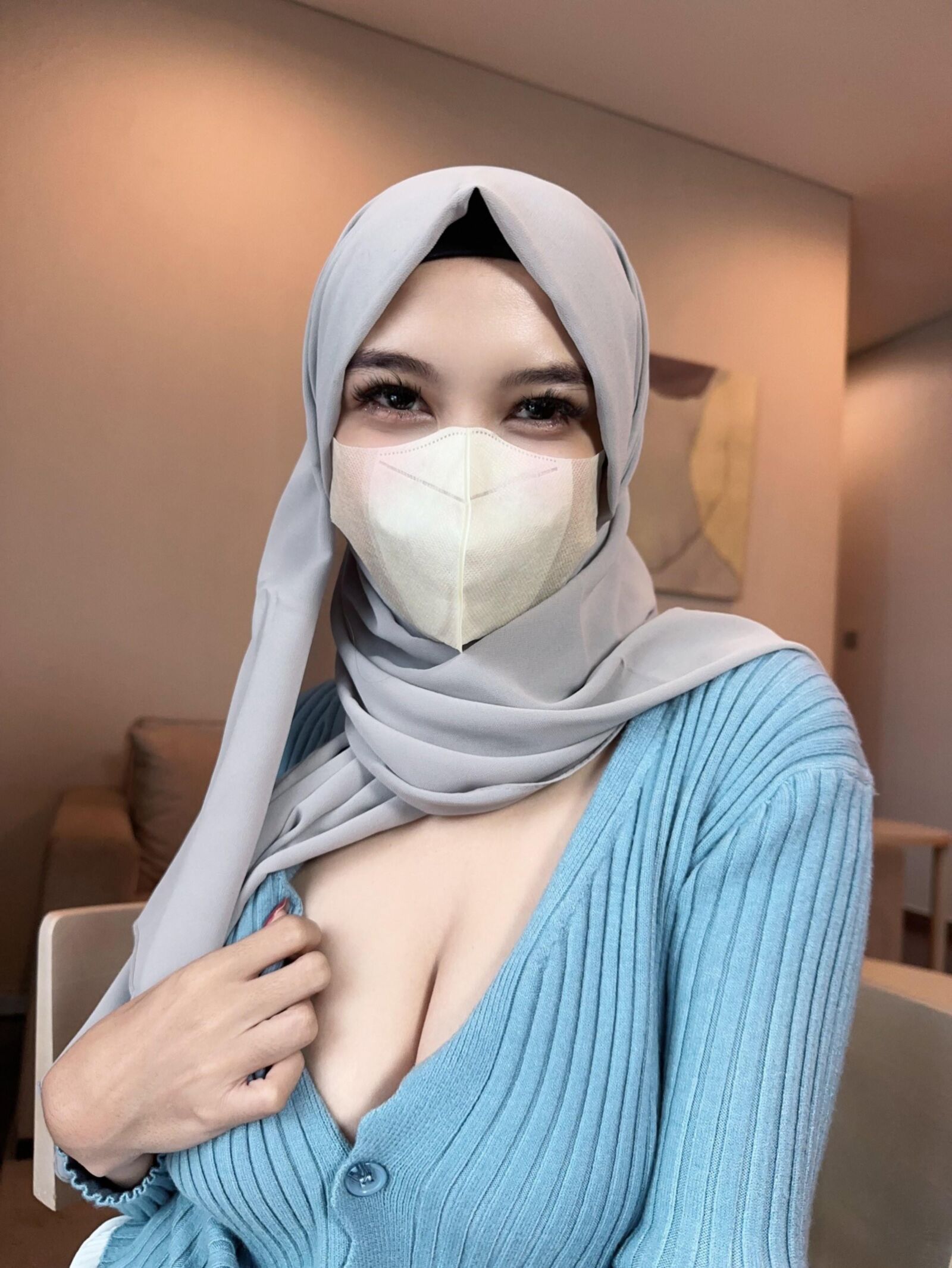 Sofiya Busty Hijab épouse