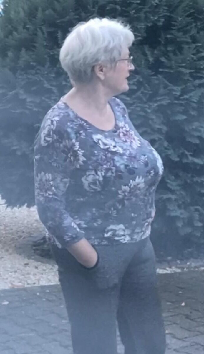 Sexy Busty Polish Grany