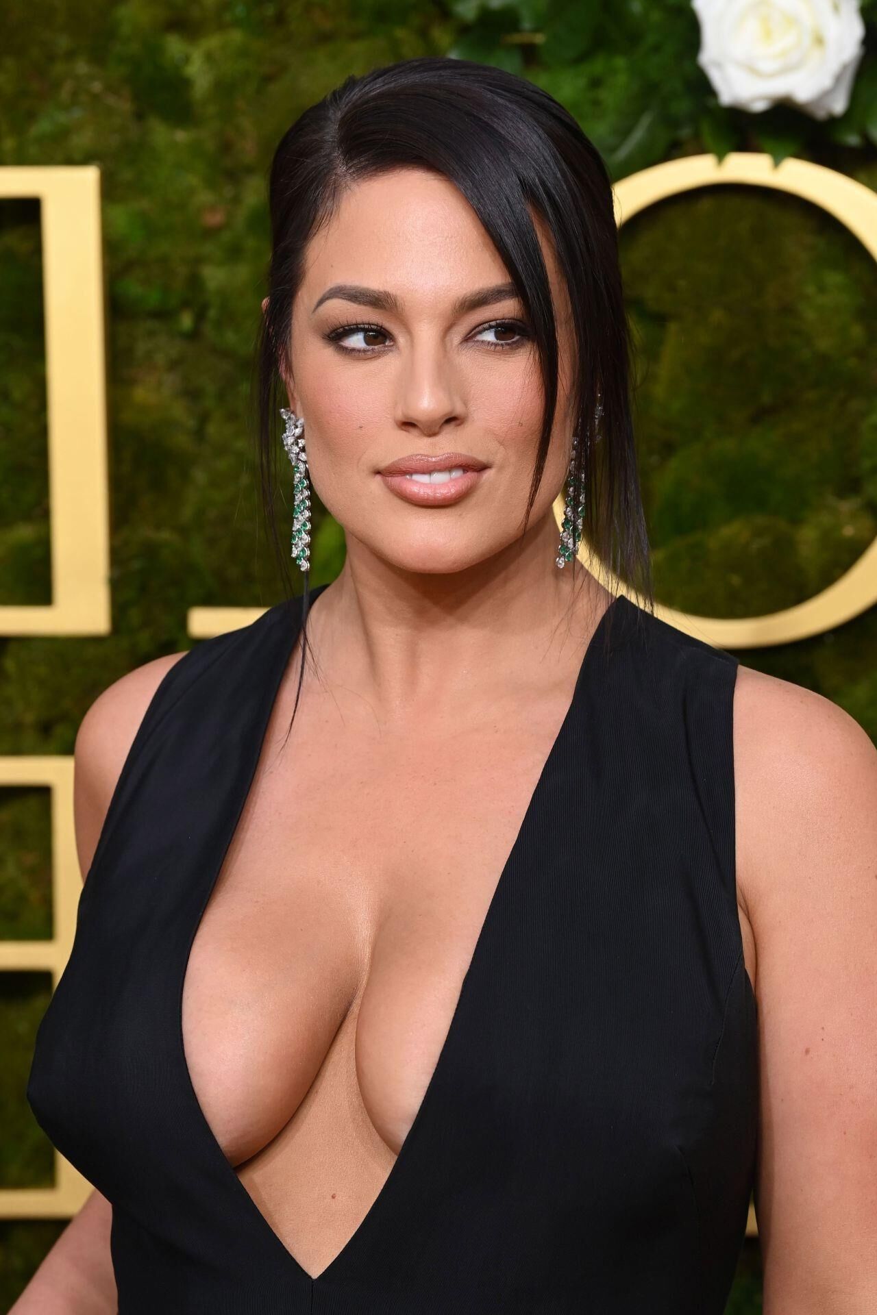 Ashley Graham en Globos de Oro