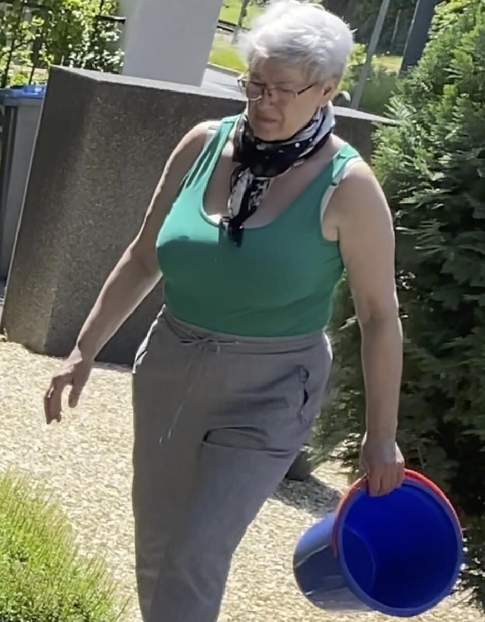 Sexy Busty Polish Grany