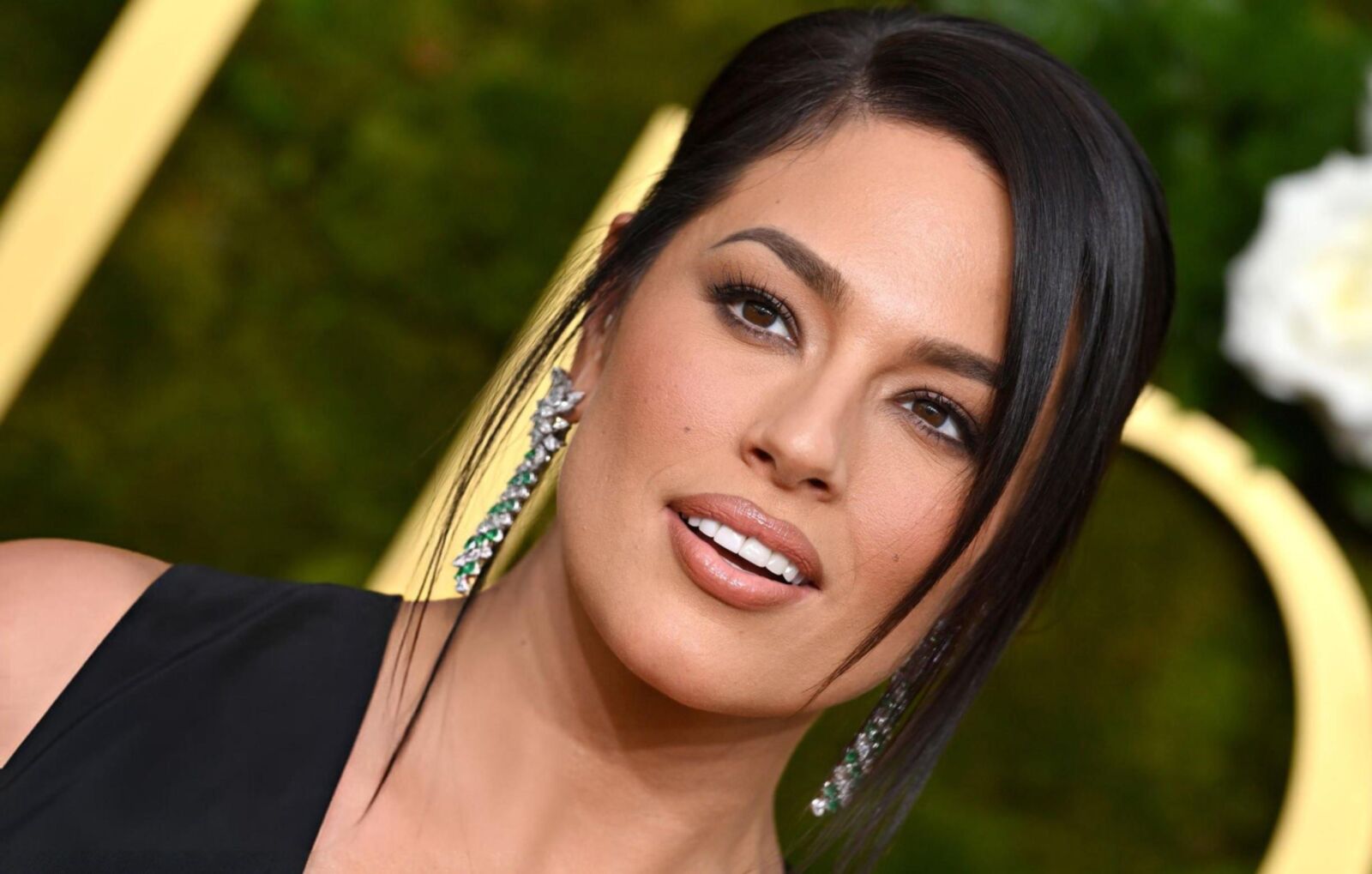 Ashley Graham en Globos de Oro