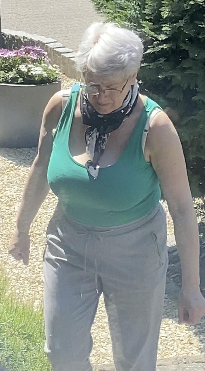 Sexy Busty Polish Grany