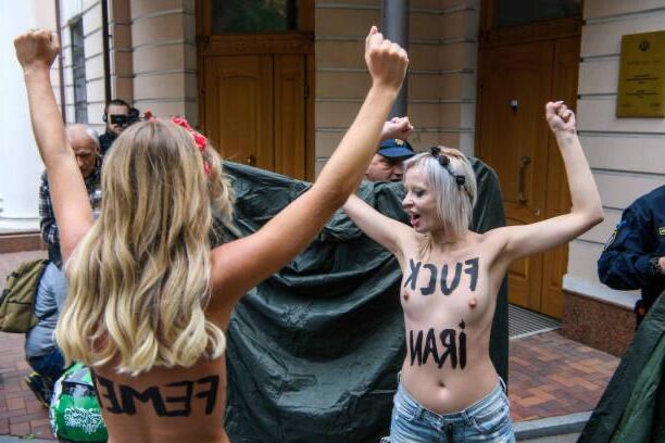 Nous ne nous soucions pas de votre protestation. 