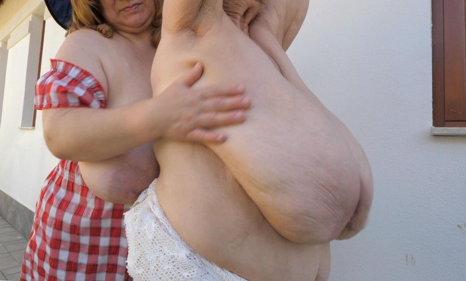 OMA MIT RIESIGEN EUTER