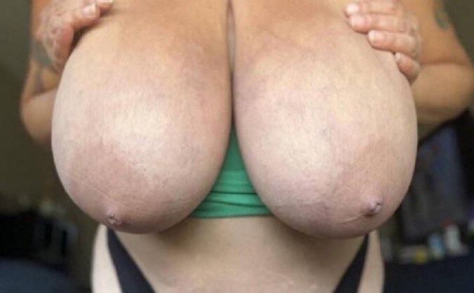 巨大なTITS CLUB PT。
