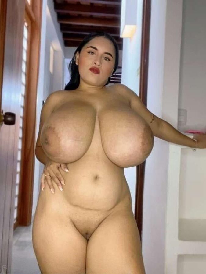Riesiger Tits Club Pt.
