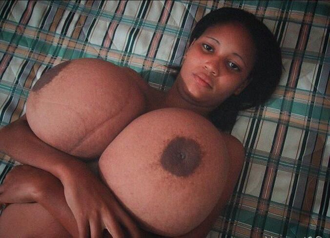 Enorme tetas club pt.