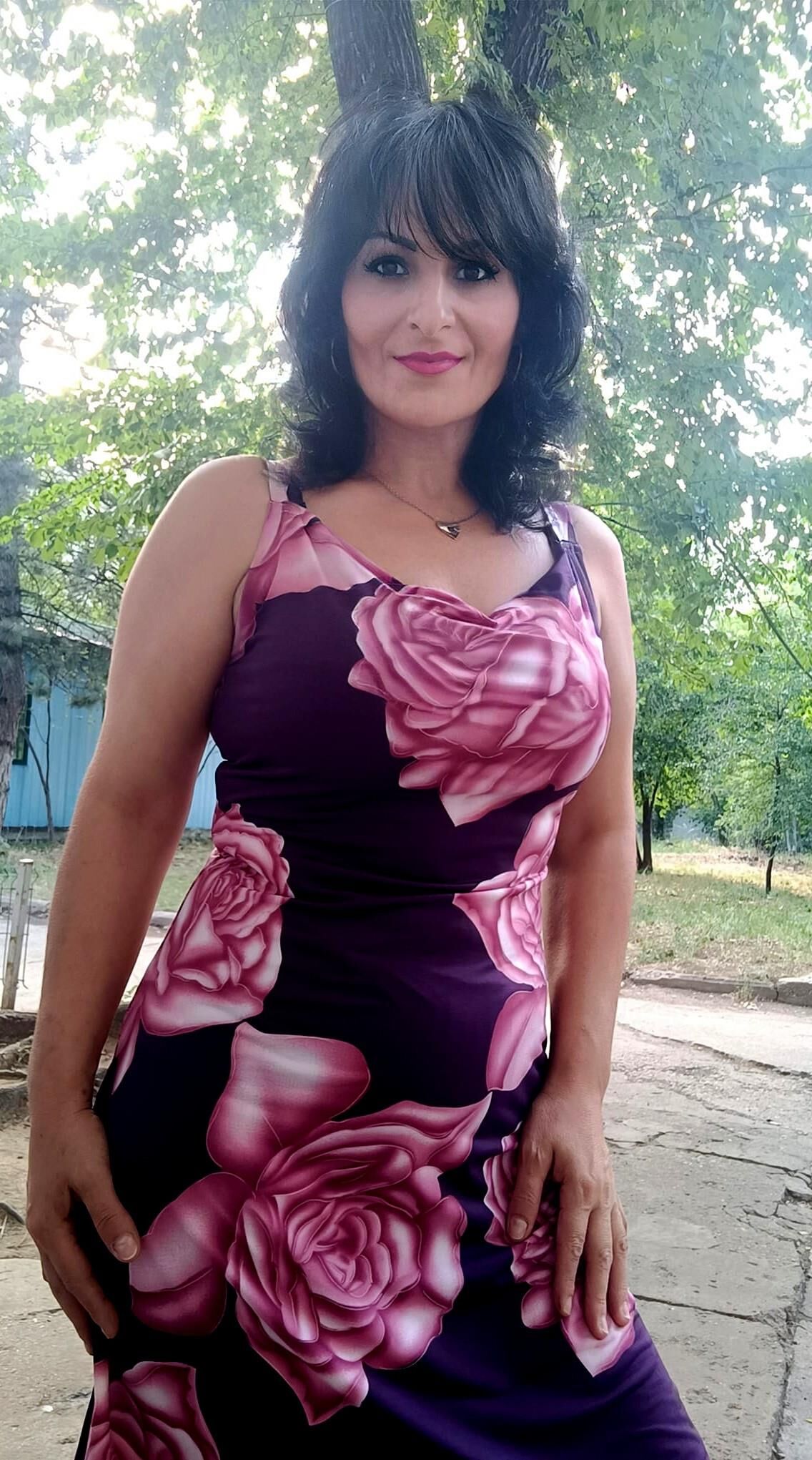 Madalina G Eine schöne Milf aus Rumänien P.