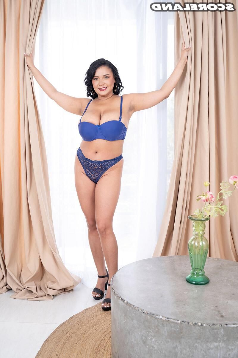 Morena gordita