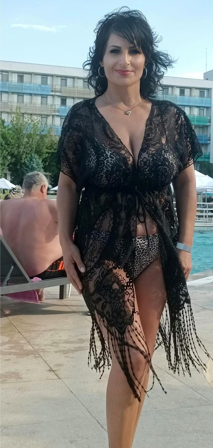 Madalina G Eine schöne Milf aus Rumänien P.
