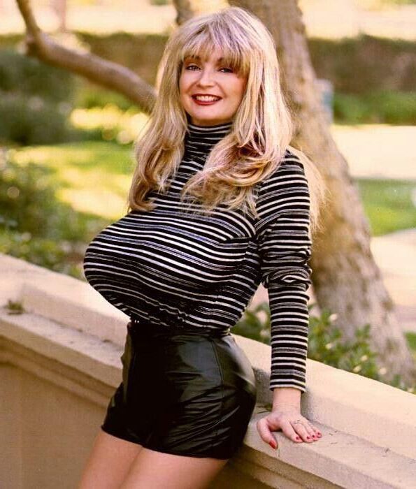 Busty Women 