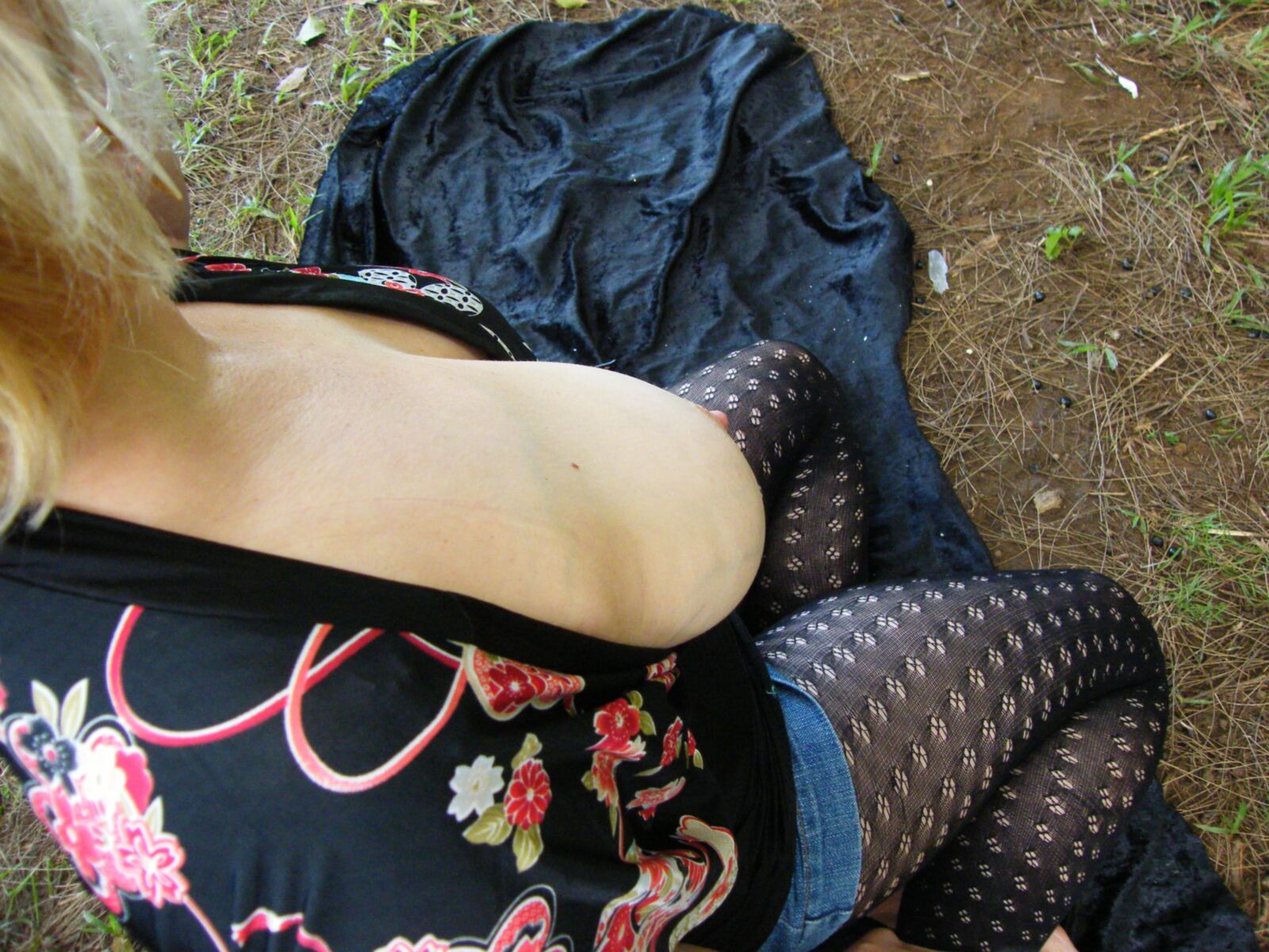 Grands seins et plus encore.