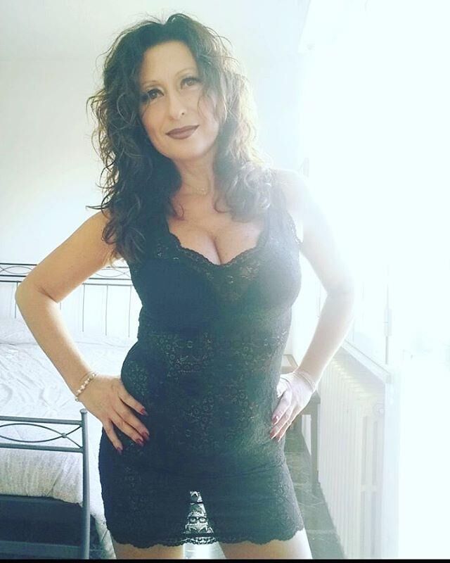 Massive mum mammary glands not nude