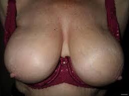 Titts in Bra