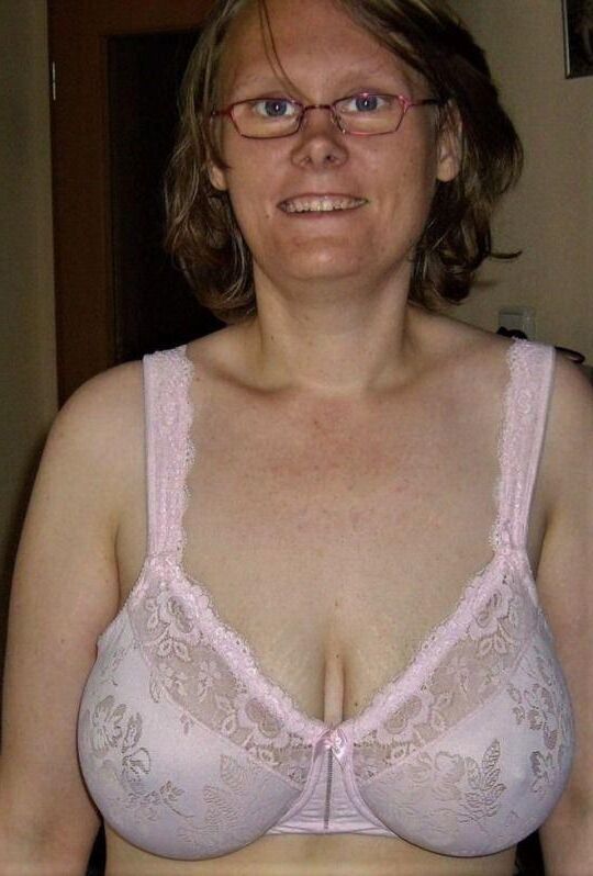 Titts in Bra