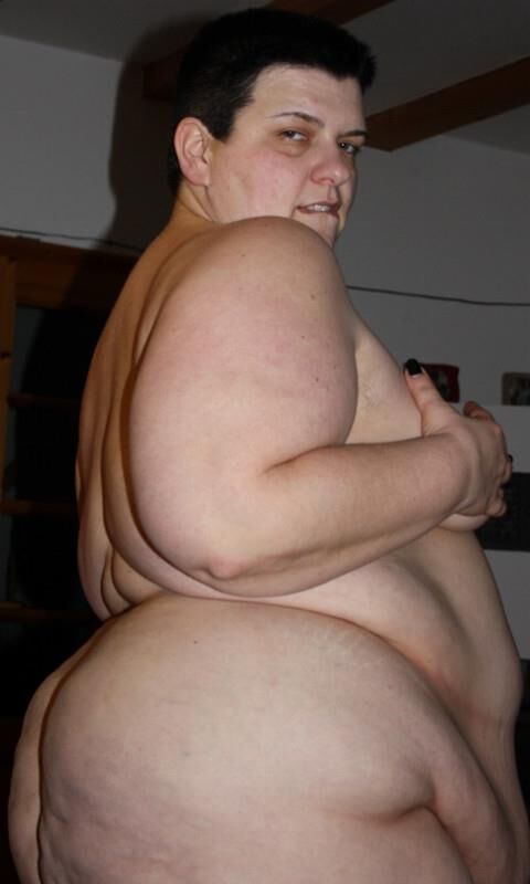 Schamlose ssbbw fettsau nackt