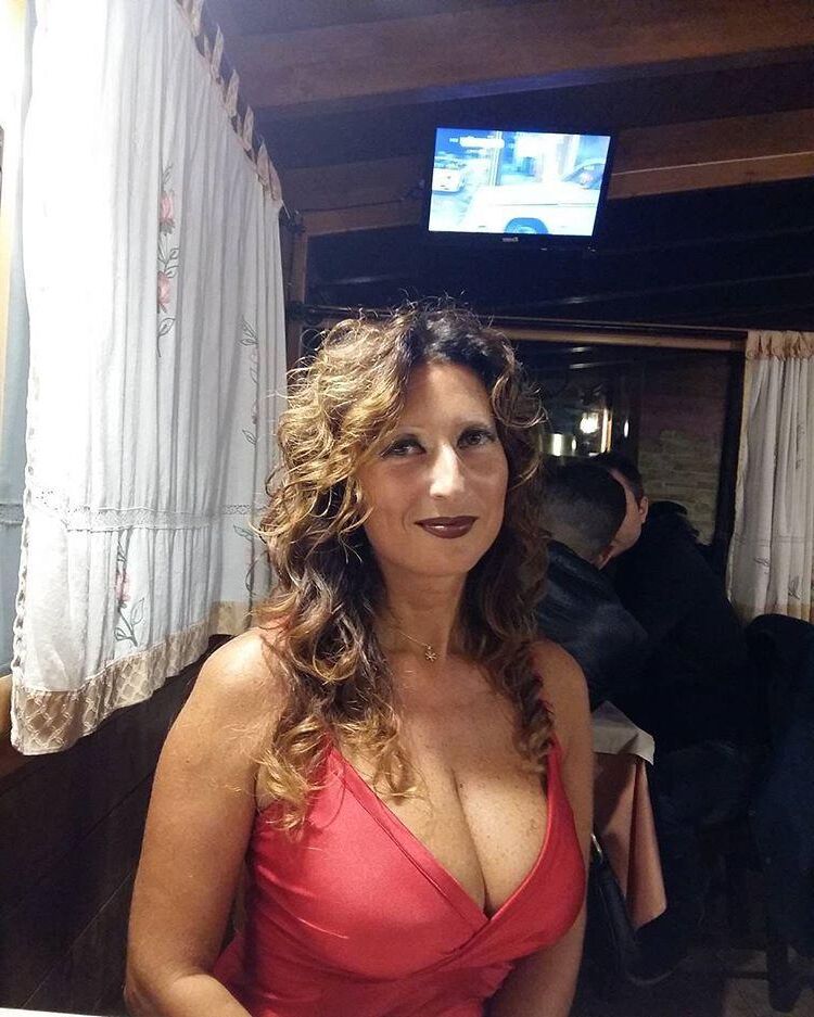 Massive mum mammary glands not nude