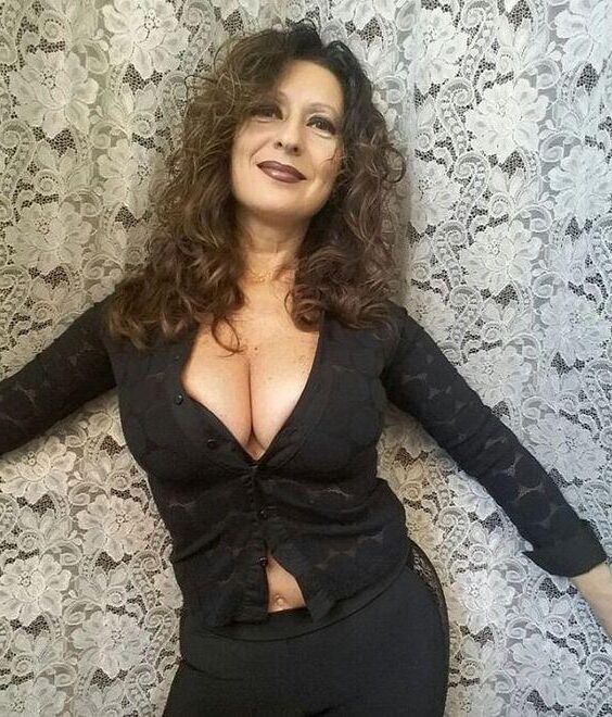 Massive mum mammary glands not nude