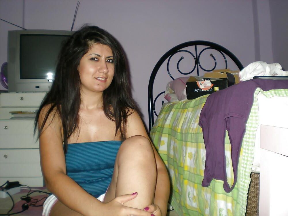 Turkish brunette teen rana bikini sexy feet foot ayak