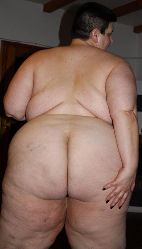 Schamlose ssbbw fettsau nackt