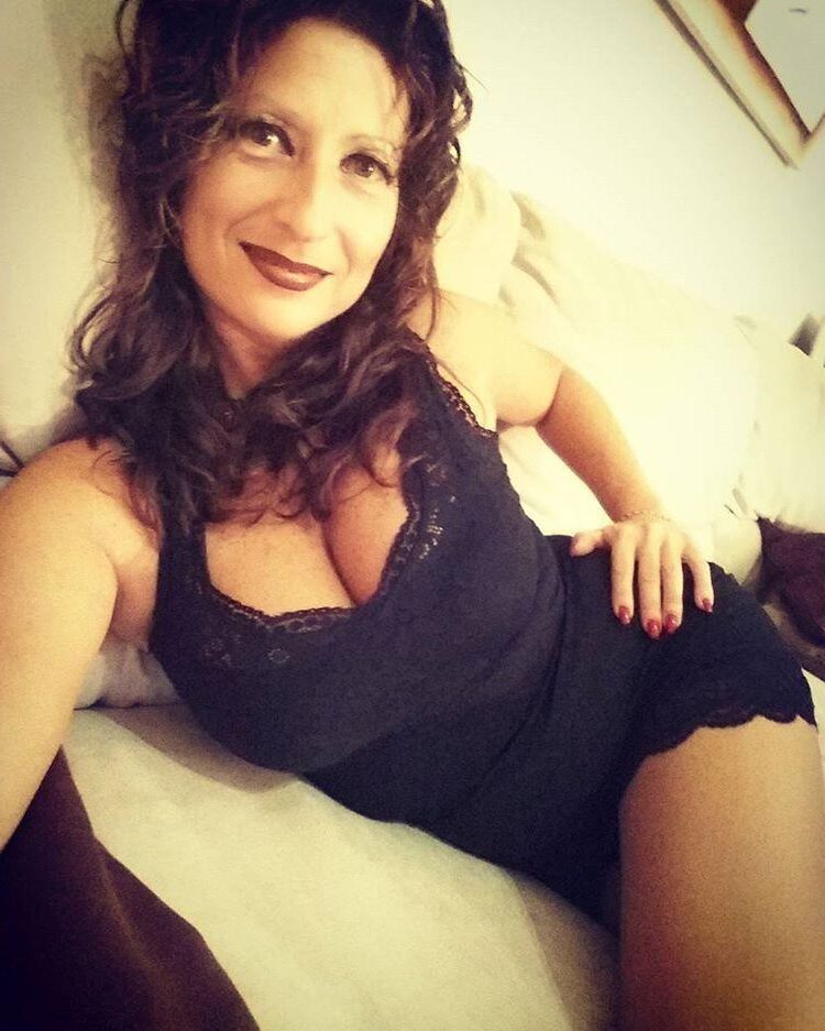 Massive mum mammary glands not nude