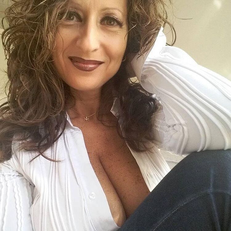 Massive mum mammary glands not nude