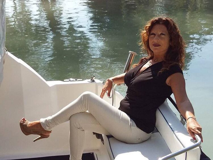 Massive mum mammary glands not nude