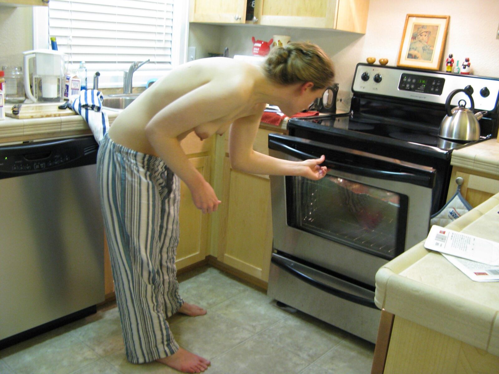 Topless cooking 