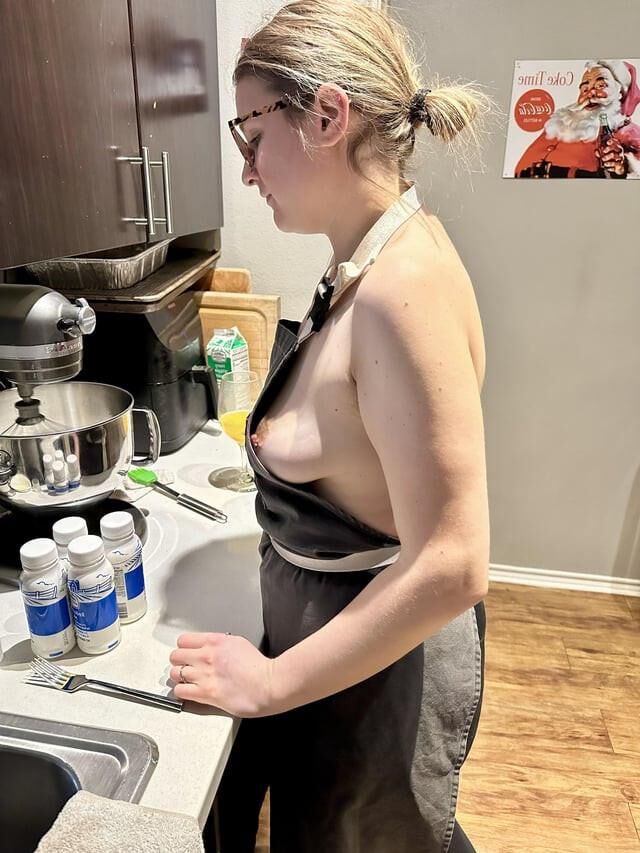 Topless cooking 